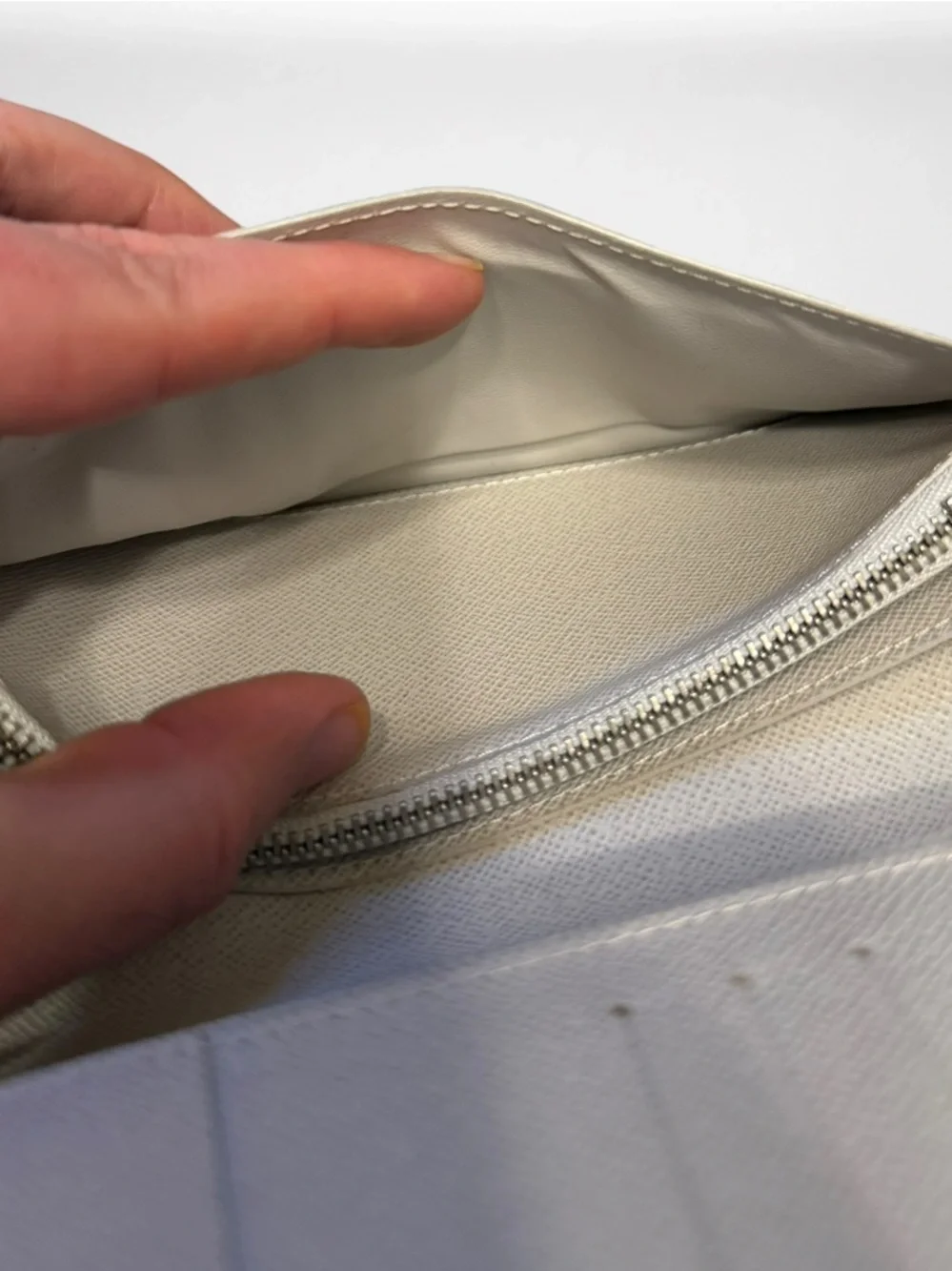 Louis Vuitton Brazza Wallet Monogram Antarctica Taiga White Bifold Dustbag Abloh